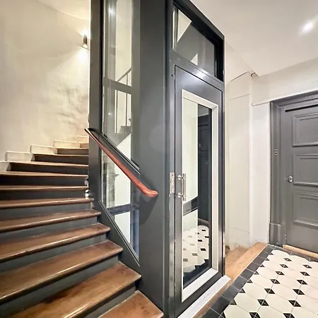 Saint Germain Des Pres *